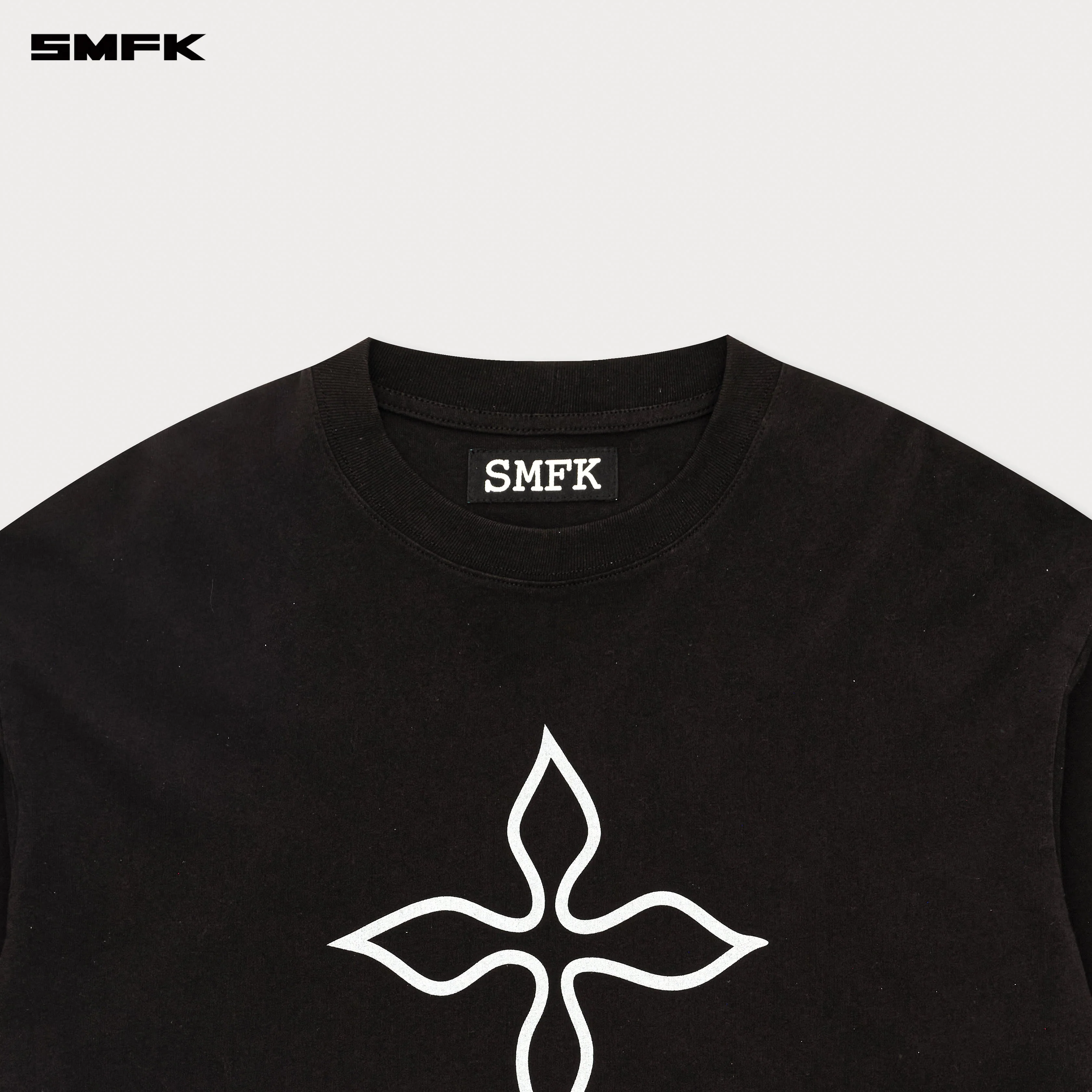 Compass Black Magnolia Oversize Sweatshirt - Image 7