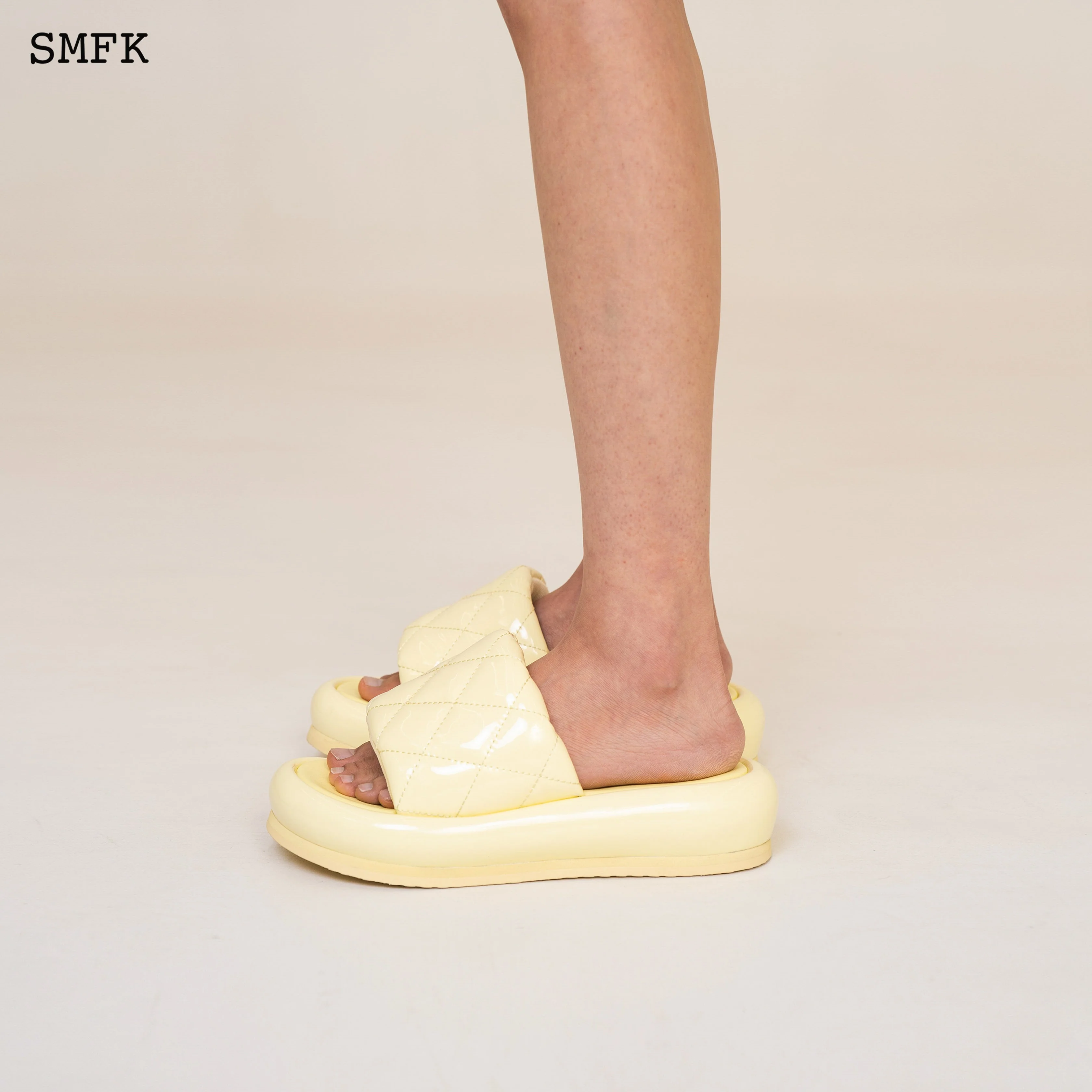 Compass Butter Bread Classic Slipper - Image 3