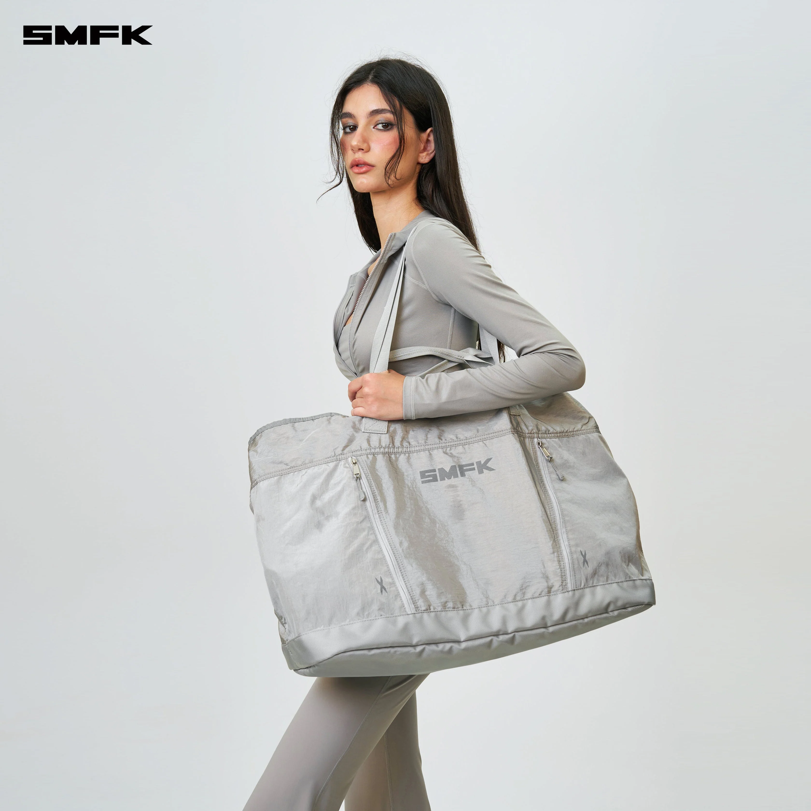 FUTURE Storm Gym Sports Bag Silver (Large) - Image 3