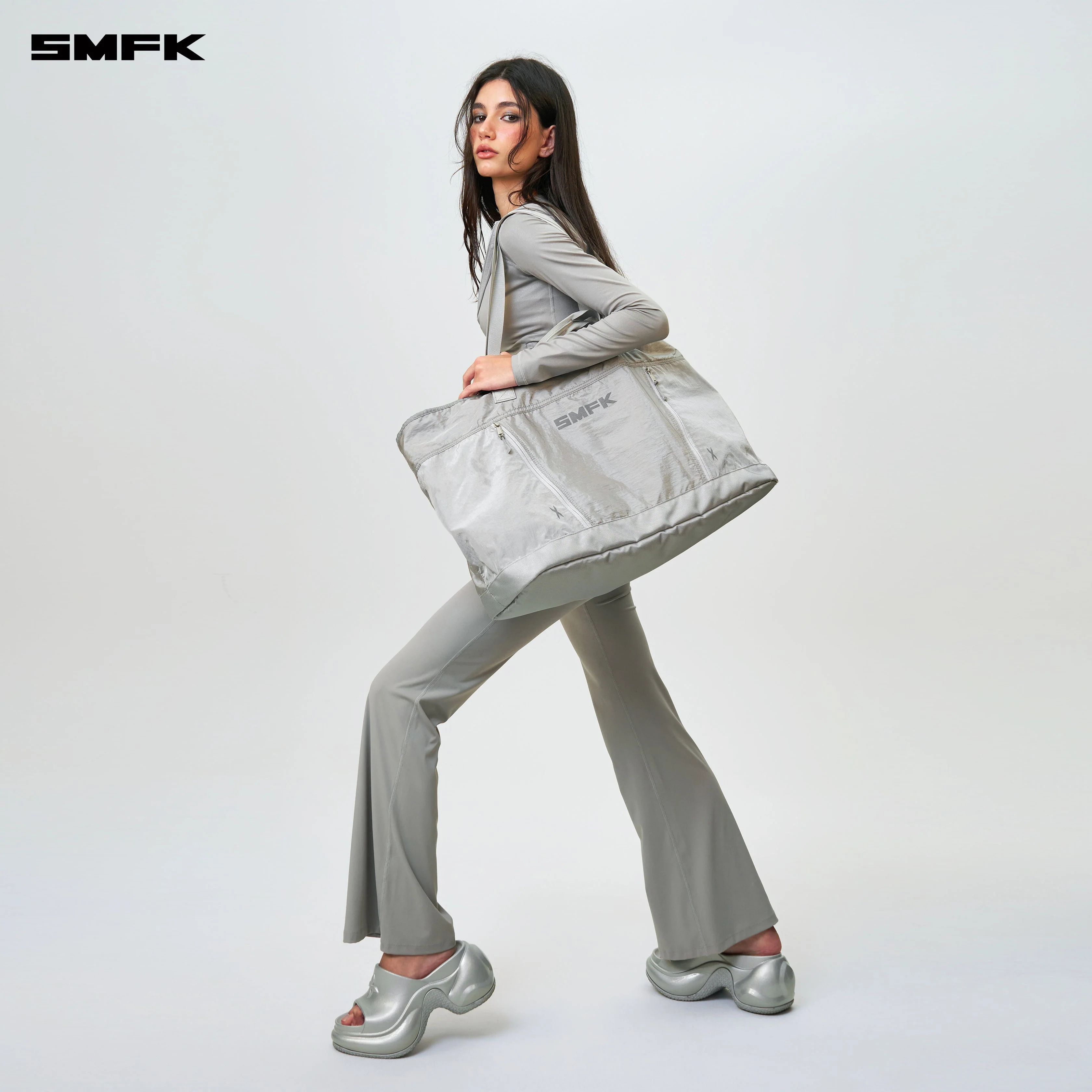 FUTURE Storm Gym Sports Bag Silver (Large) - Image 6