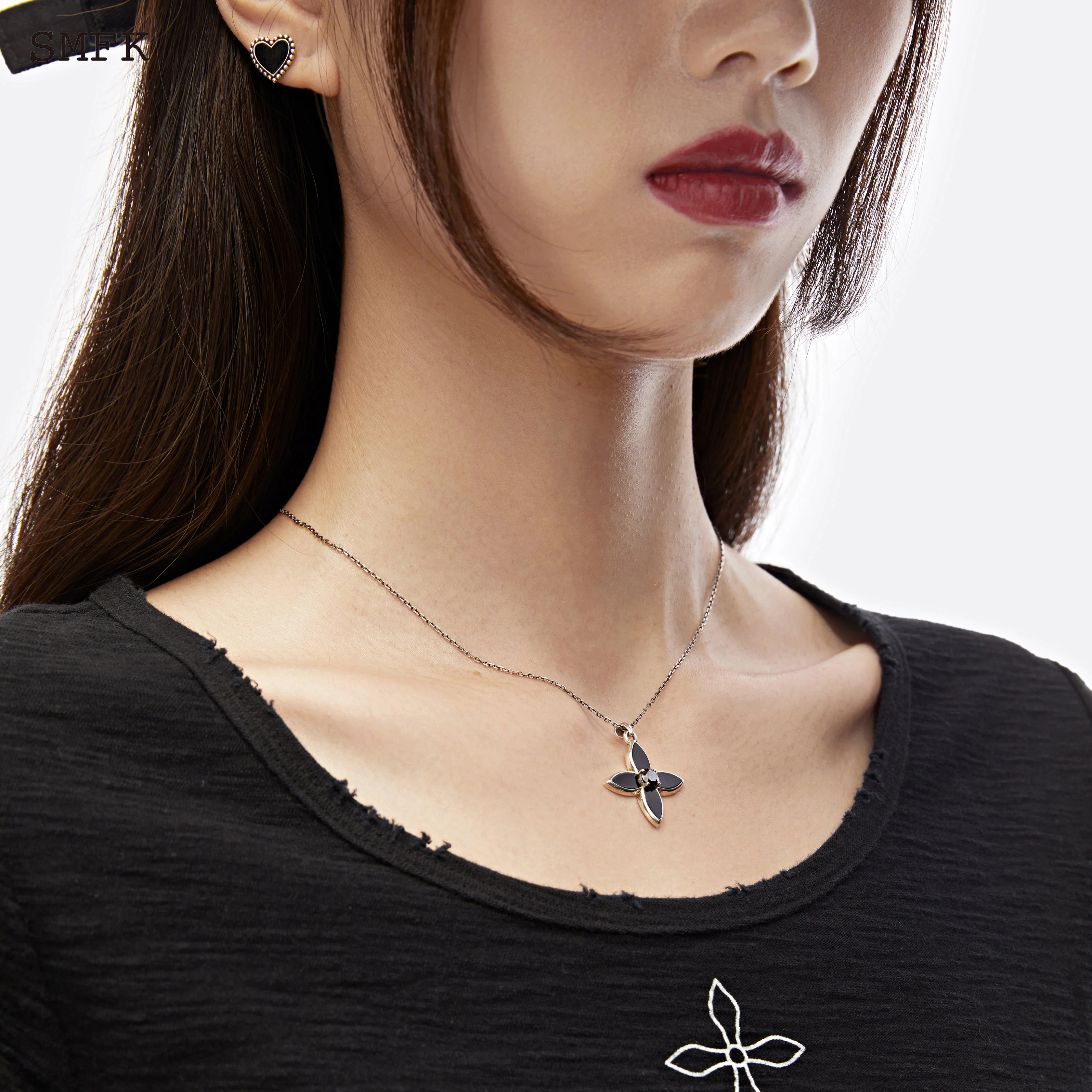 Silent Syringa Flower Necklace - Image 4